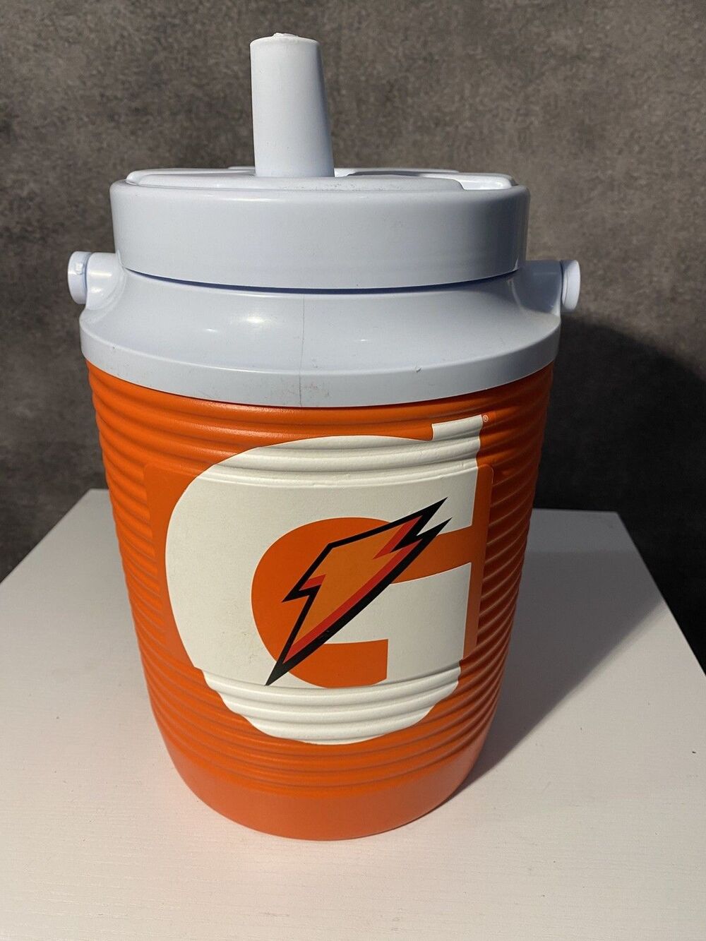 Gatorade Rubbermaid 1 Gallon Water Jug Cooler Spout Orange White Model 1872532
